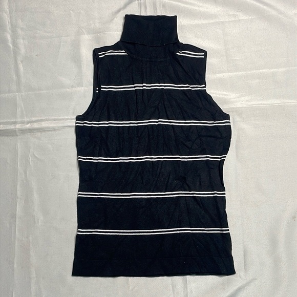 H&M Tops - H&M Blue Fitted Sleeveless Tank Top